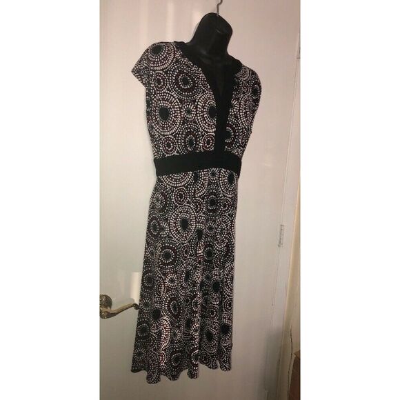 Tahari Arthur S. Levine Dress GEO Fit & Flare Sz 4 - Picture 2 of 8